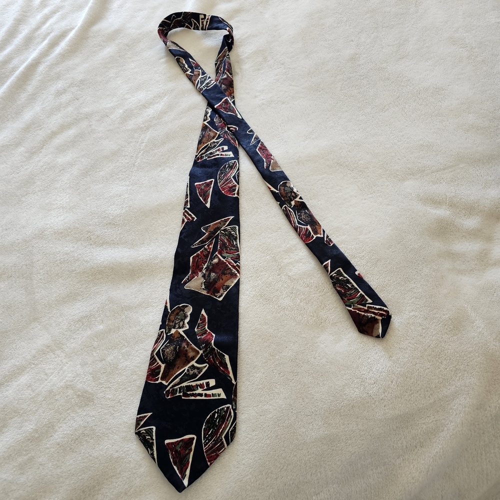 Oscar de la Renta Navy Silk Tie with Burgundy and Beige Abstract Pattern - Picture 6 of 6